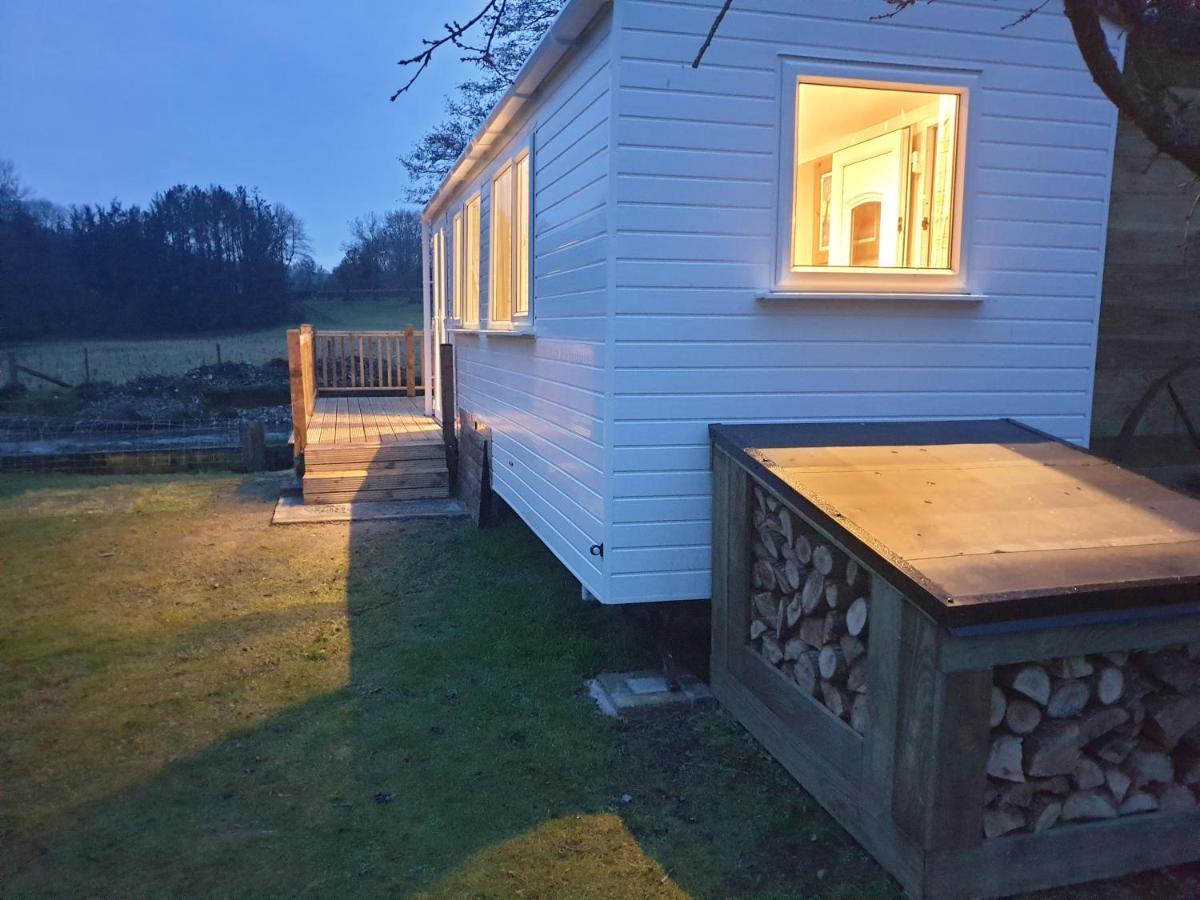 Riverside Cabin In Shropshire Oswestry Exteriér fotografie