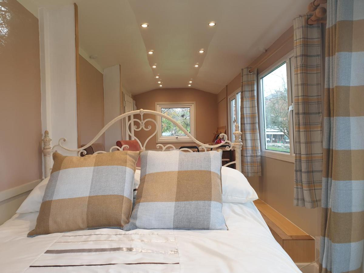 Riverside Cabin In Shropshire Oswestry Exteriér fotografie