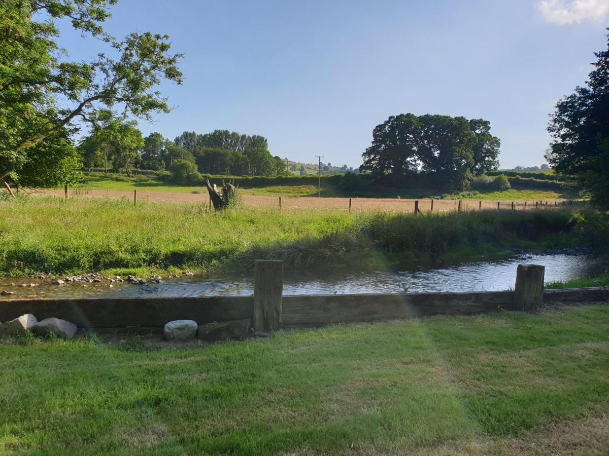 Riverside Cabin In Shropshire Oswestry Exteriér fotografie