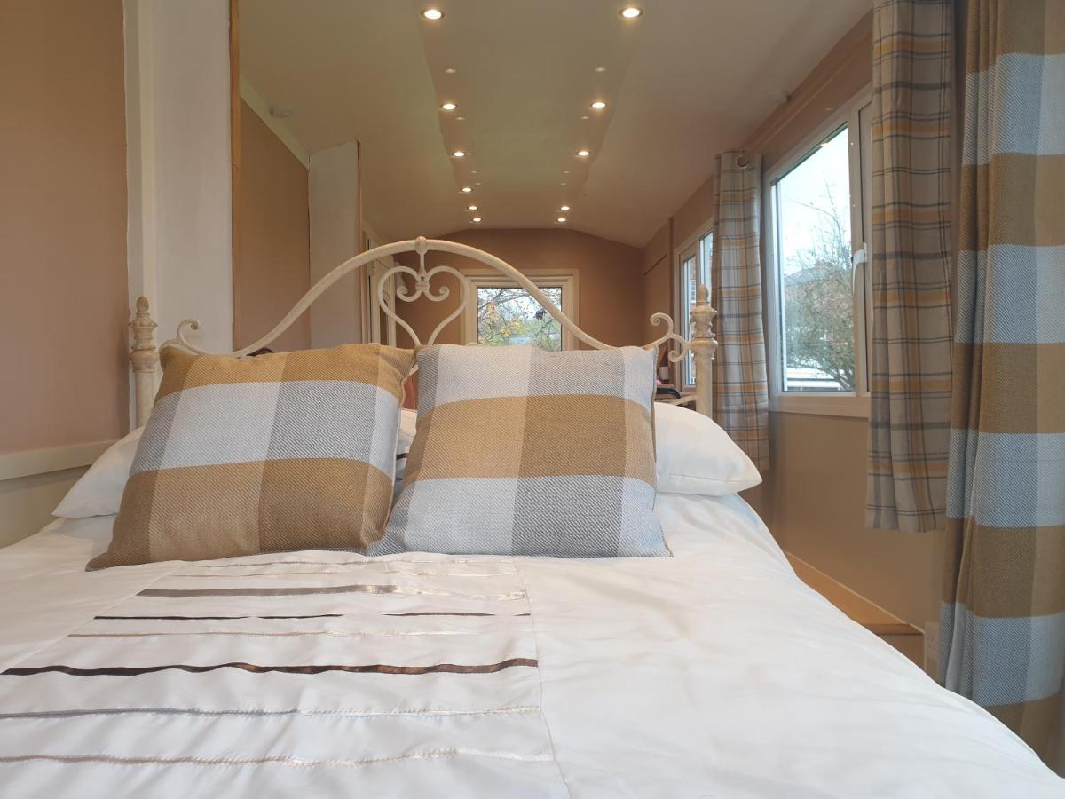 Riverside Cabin In Shropshire Oswestry Exteriér fotografie